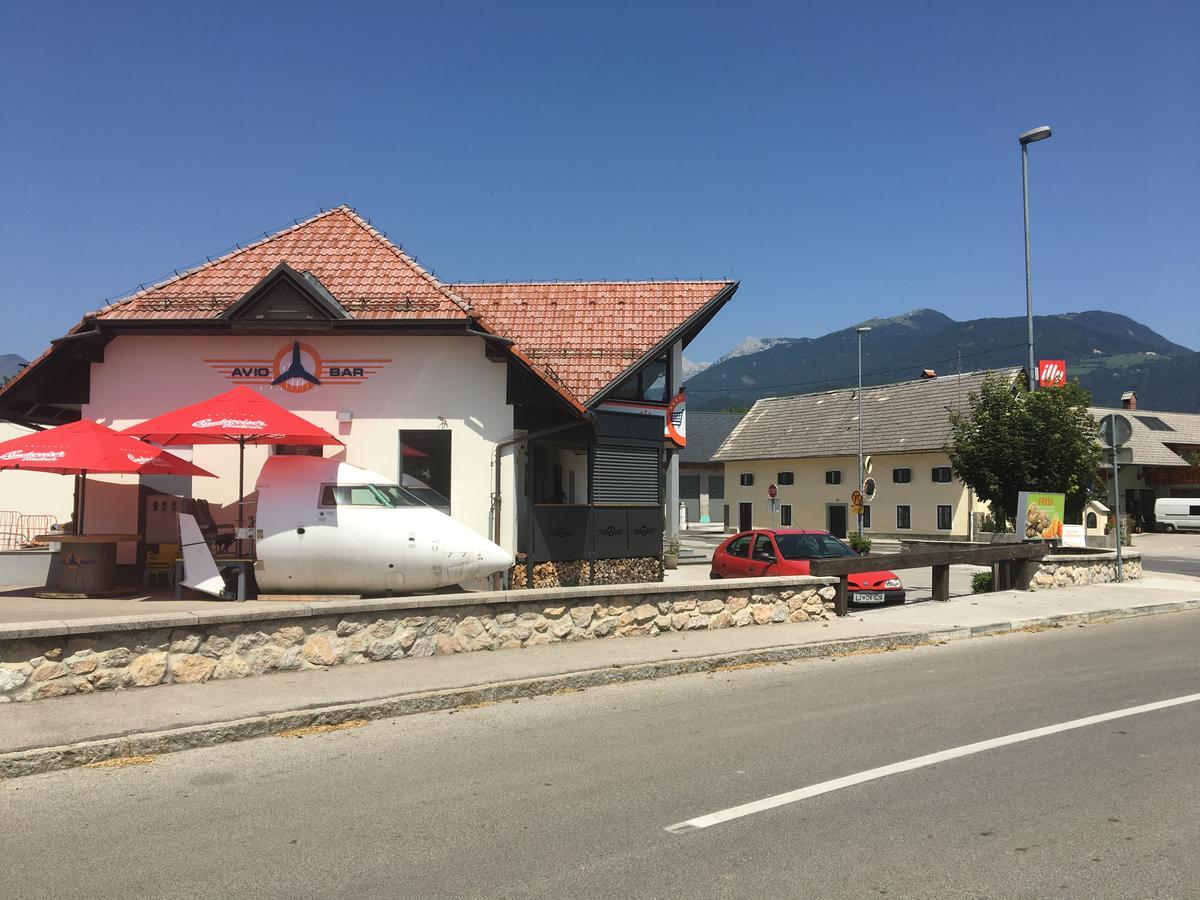 Apartments Avio Zgornji Brnik Exterior photo